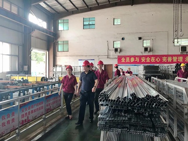 鑫宏鋁業(yè)擠壓車間